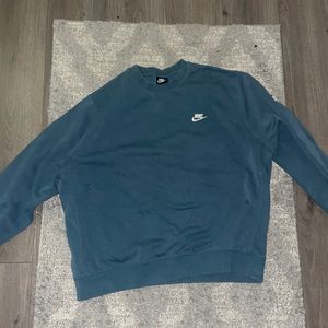 Forest green Nike mini swoosh essential crew neck